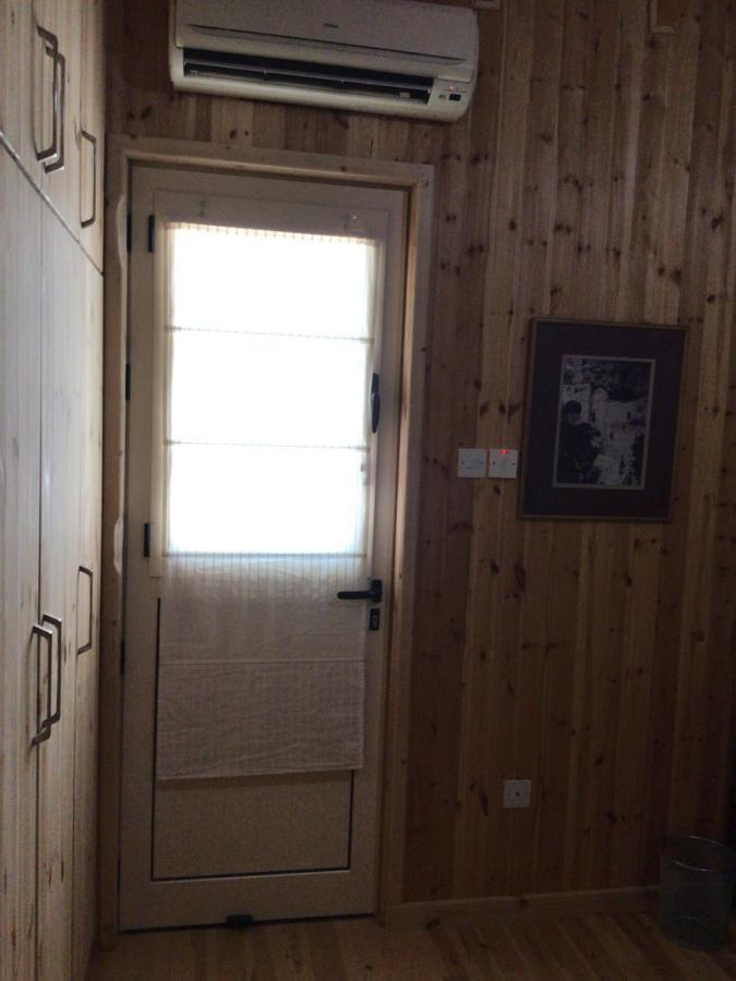 Pervolaris Cottages 2 Goudhi Eksteriør bilde