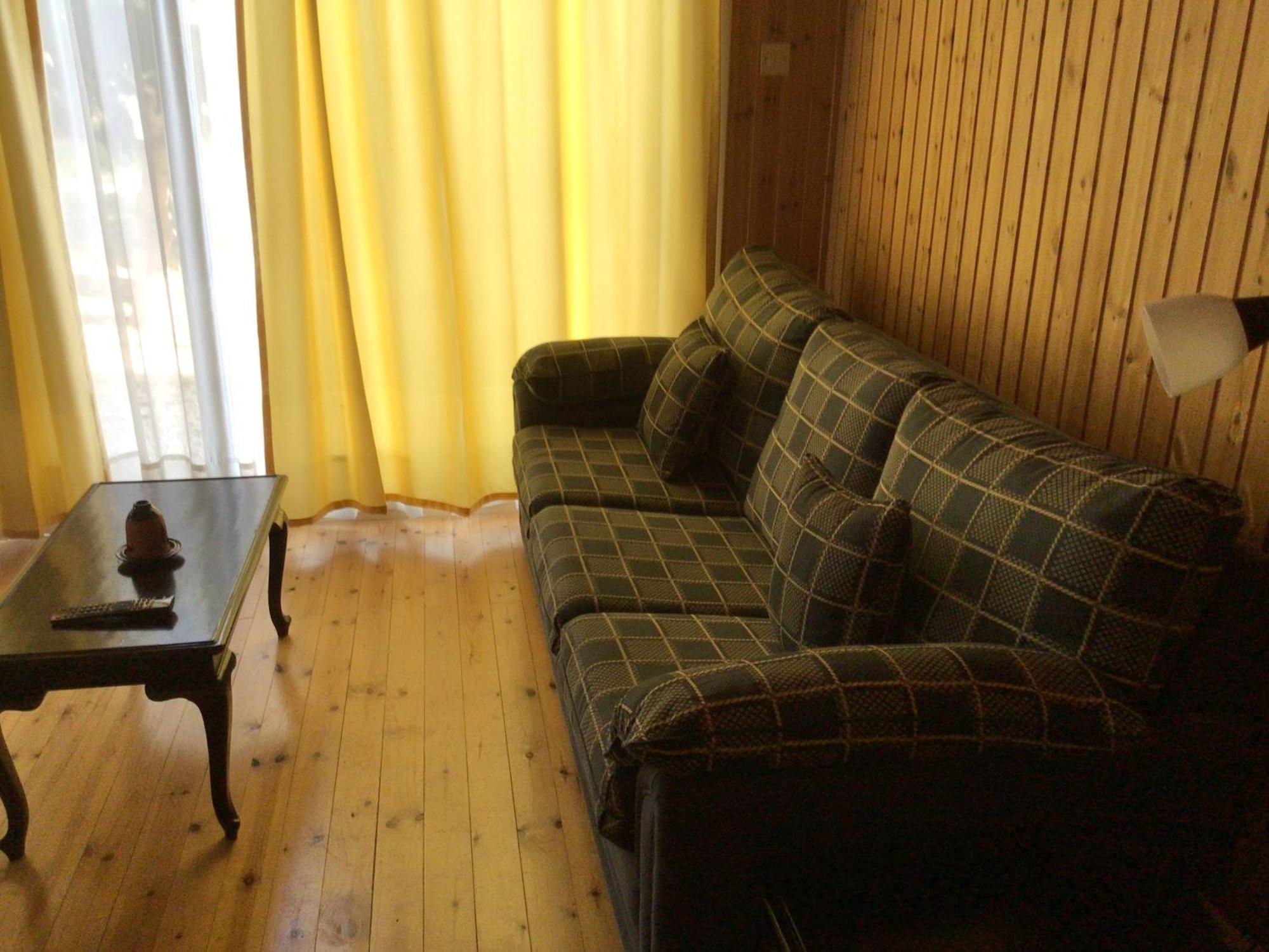 Pervolaris Cottages 2 Goudhi Eksteriør bilde
